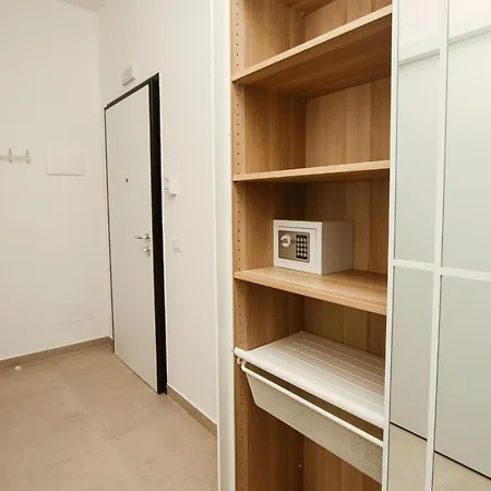 Domus Fysi Guest house *